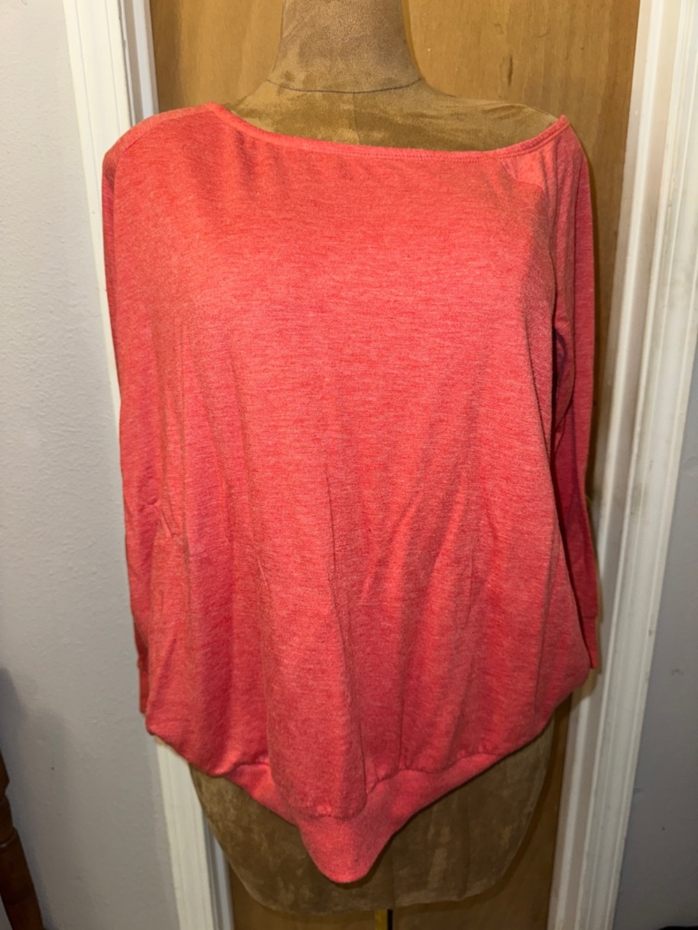 torrid Coral Off-the-Shoulder Knit Top- lightweight sweatshirt Sz 1 or 1X - Picture 2 of 8